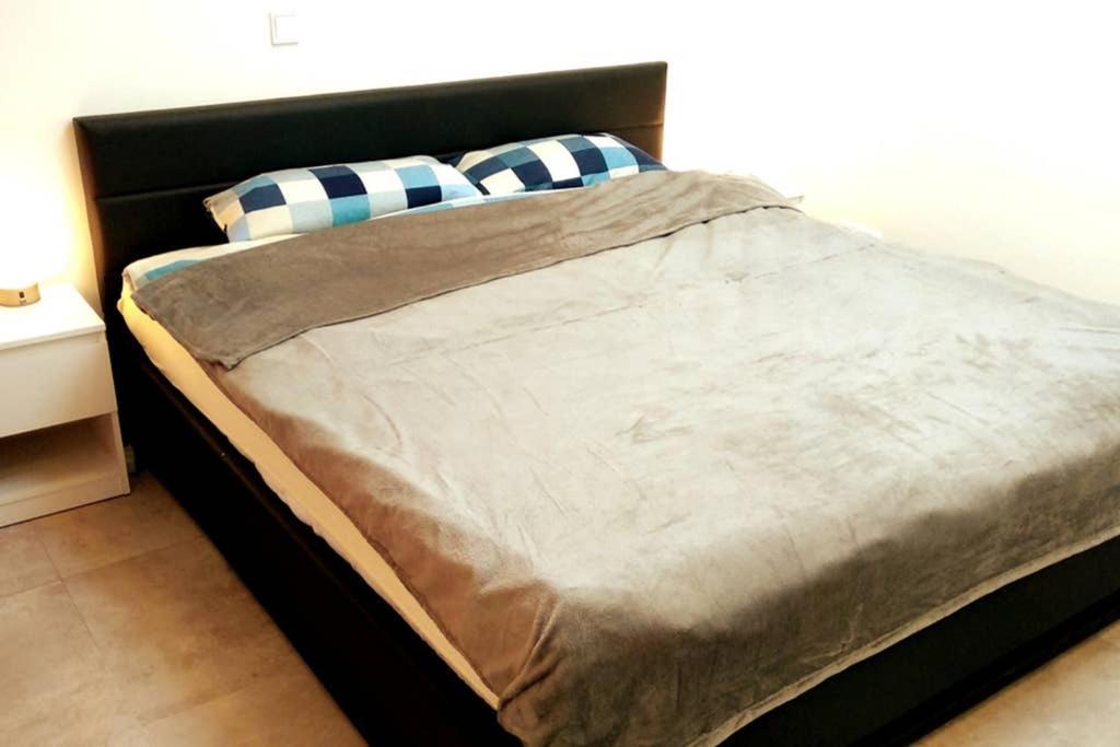 Pearl Studio Apart - King Bed - Netflix - Projector - Fast Wi-Fi Trèves Extérieur photo