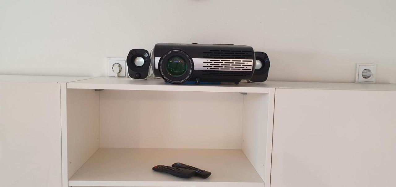 Pearl Studio Apart - King Bed - Netflix - Projector - Fast Wi-Fi Trèves Extérieur photo